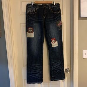 New w/out tags Cowgirl Tuff Patched Up Jeans 33/33